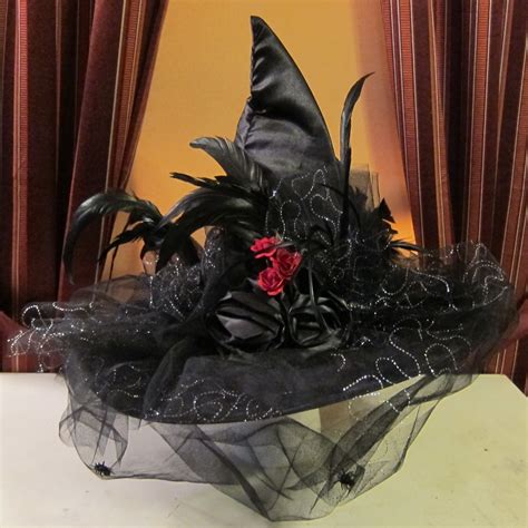 Herbaceous witch hat